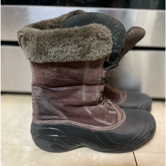 Columbia Winter Boots - Picture 1 of 5